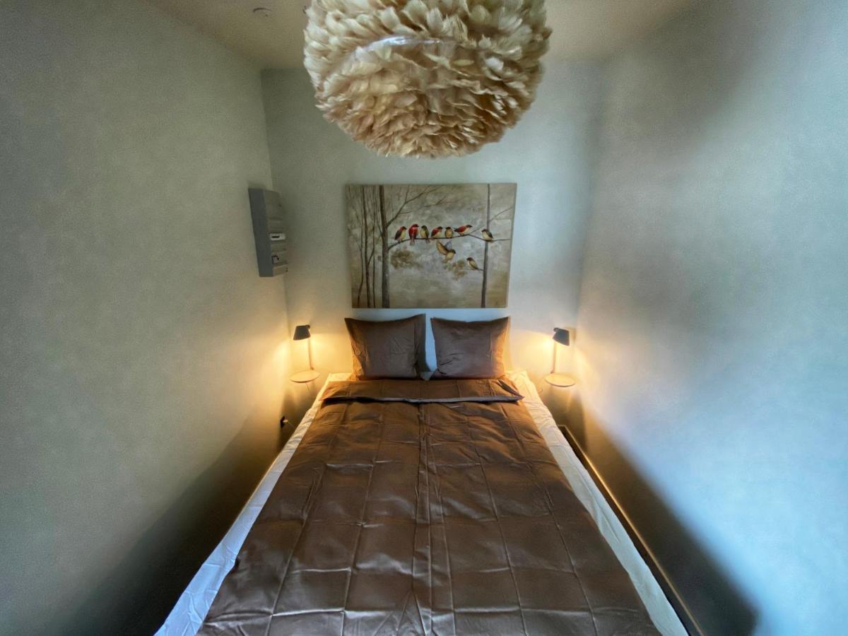 Broncks Apartment 2 - Modern 2-Bedroom In The Heart Of Торсхавн Экстерьер фото