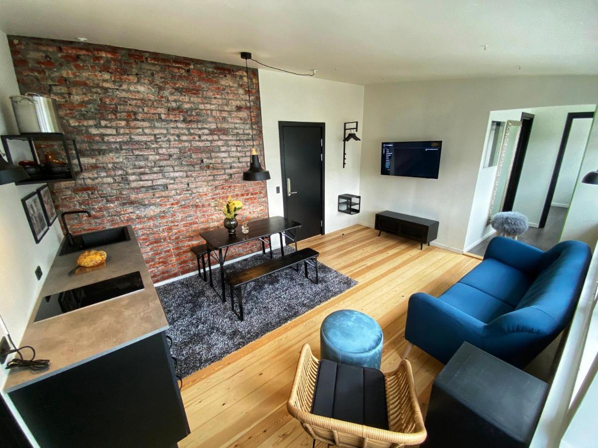 Broncks Apartment 2 - Modern 2-Bedroom In The Heart Of Торсхавн Экстерьер фото